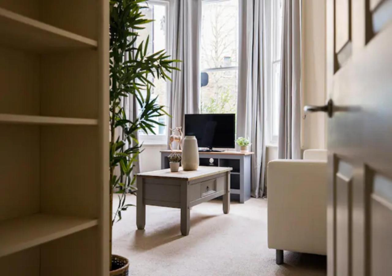 The West Kensington Collection Apartment London Exterior photo